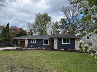 125 Oakwood Rd, Hopkins, MN 55343