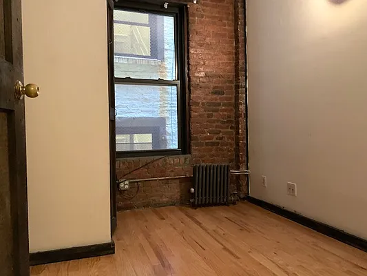 Rented by PocketBroker Inc | media 19