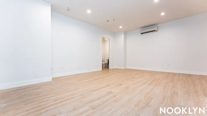 Rented by Nooklyn NYC LLC | media 7