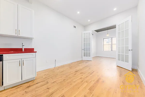 Rented by Reubel Group LLC | media 1