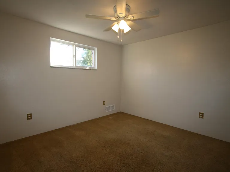 211 W Cherryhill St #2 — Photo 24