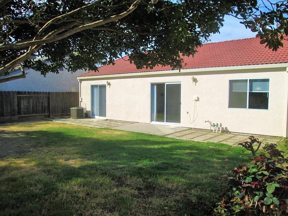 2nd image of 204 Anastasia Dr