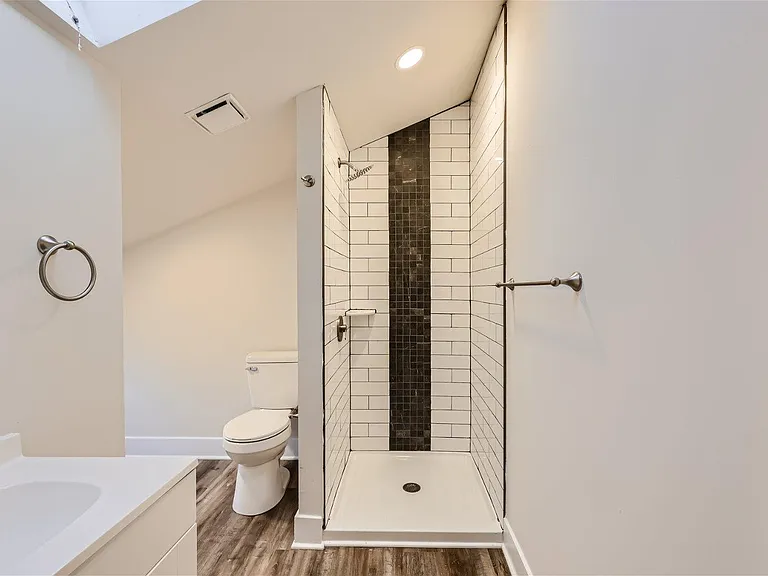 521 S Dallas St — Photo 8