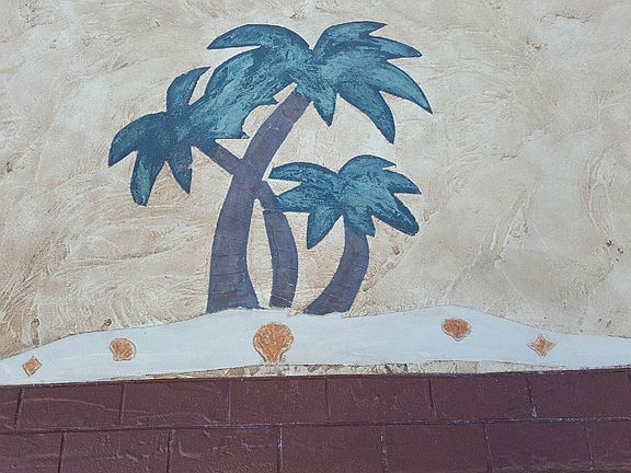 detail on driveway is troweled on, not painted on