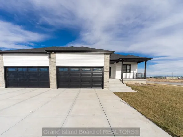 3750 Lilac Ln, Grand Island, NE 68803