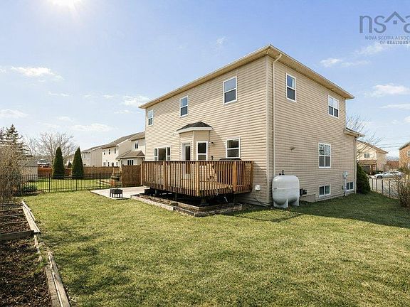 3rd image of 31 Parkmount Close