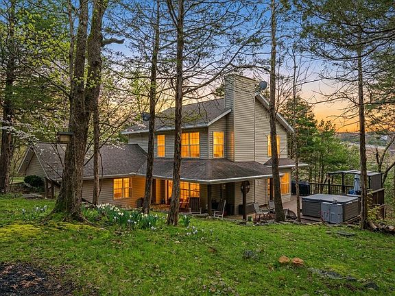 5th image of 632 S Emory Creek Lane