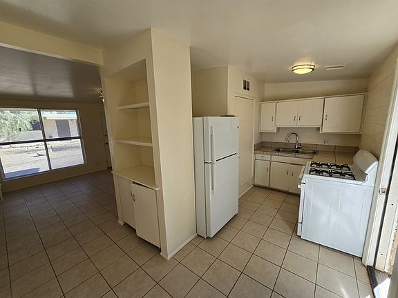 4th image of 3423 E Flower St Unit 6