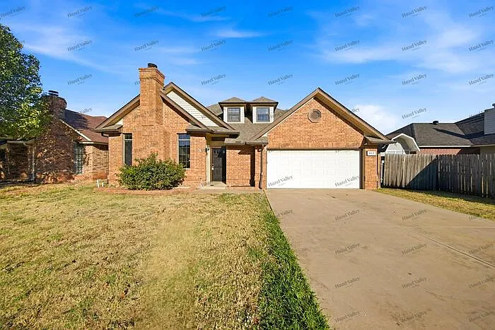 912 N Avery Dr