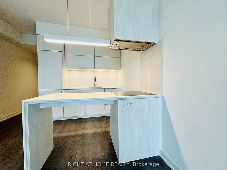 20 Richardson St #404 — Photo 18