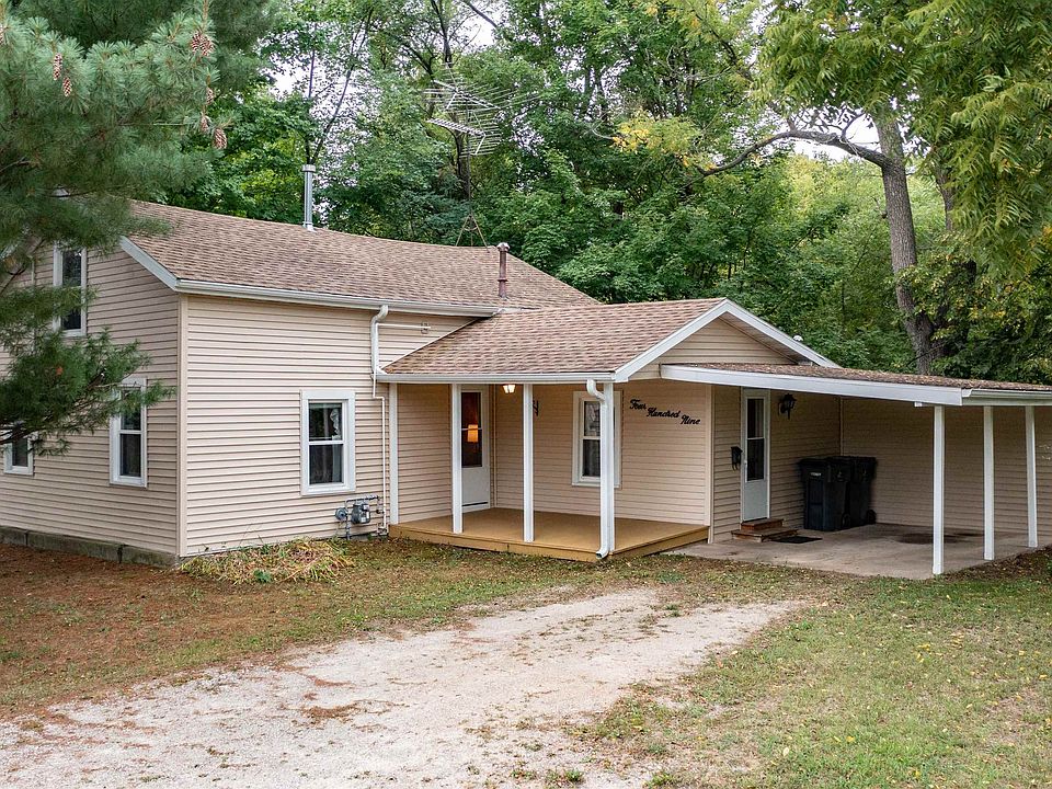 409 N Washington St, Waupaca, WI 54981 | Zillow