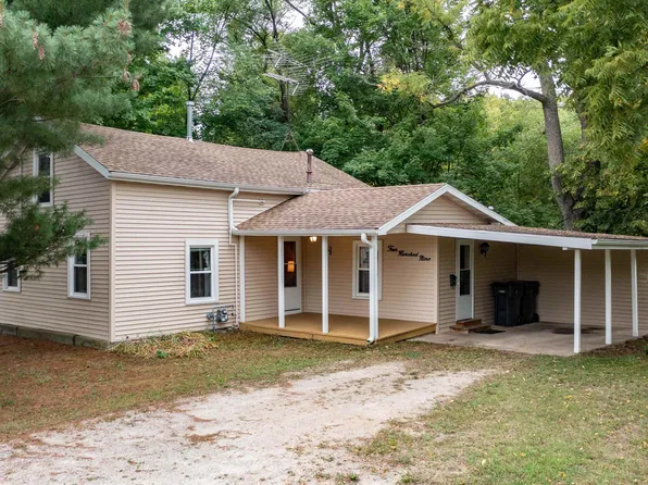 409 N Washington St, Waupaca, WI 54981