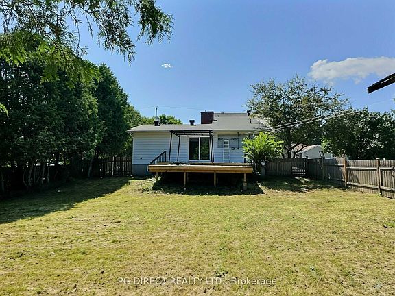 5th image of 205 Drummond St E