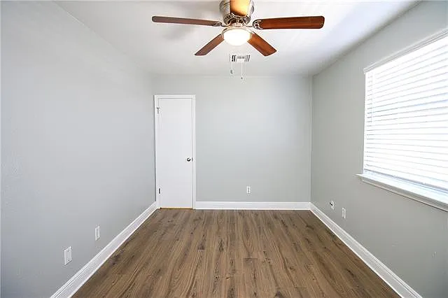 229 Oak Ave — Photo 11