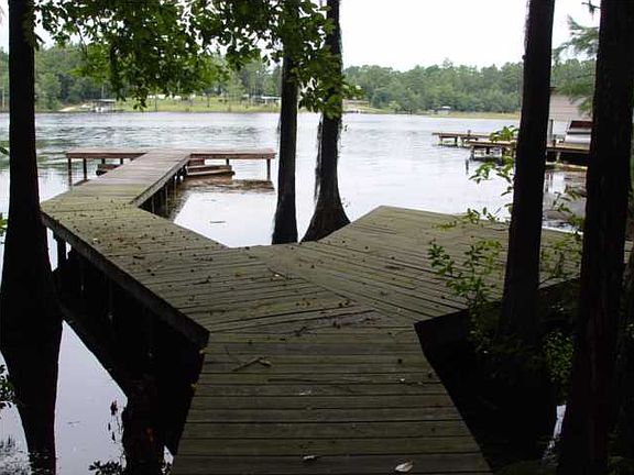 5th image of Lakeview Cir
