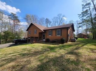 181 Camelia Ct, Mount Airy, NC 27030