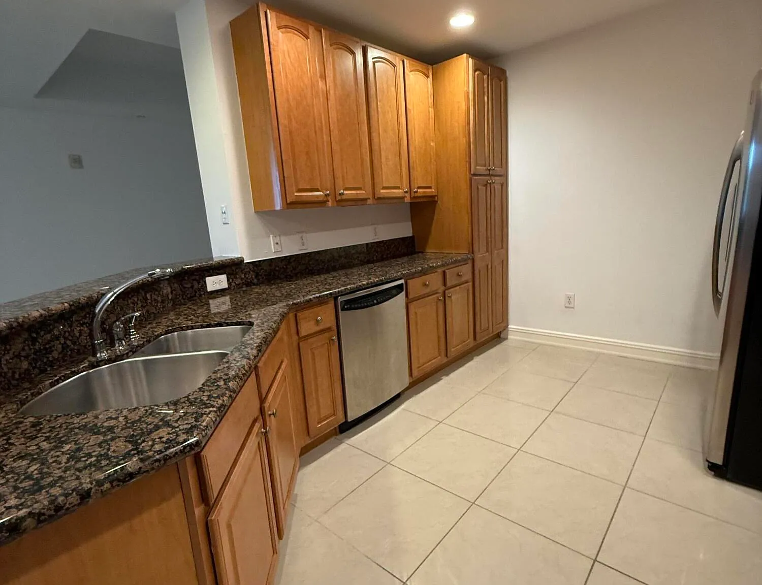 2 bed, 2.5 bath, 1606 sqft, $3,900 — Photo 1