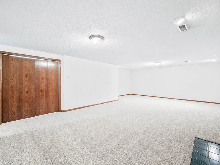 1814 N Redbarn Ln — Photo 15