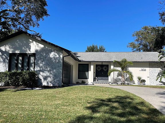 2nd image of 1636 Pine Pl