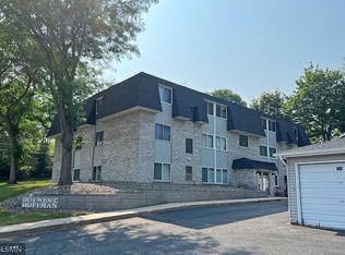 301 Hoffman St W APT 202, Cannon Falls, MN 55009