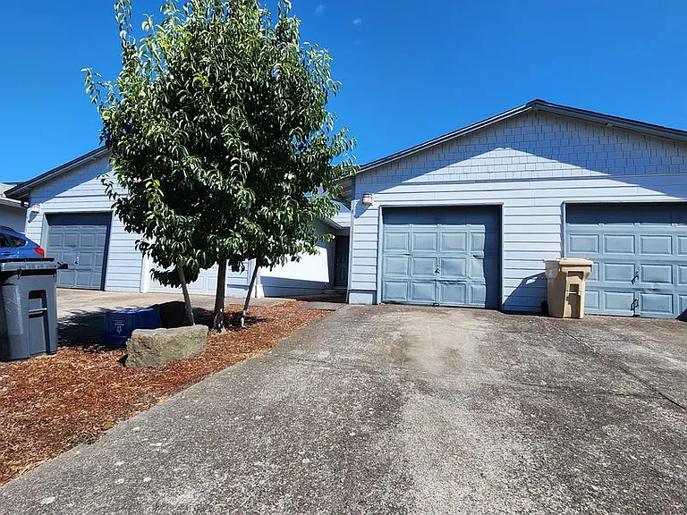 Meadow Green Townhomes — Photo 3