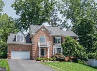2405 N Park Ct, Dunn Loring, VA 22027