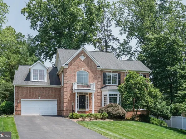 2405 N Park Ct, Dunn Loring, VA 22027