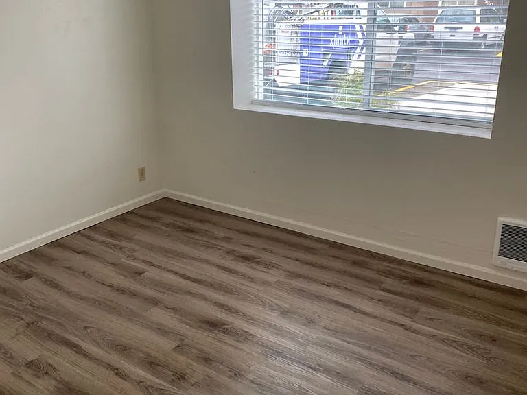 638 32nd Ave SE #5 — Photo 13