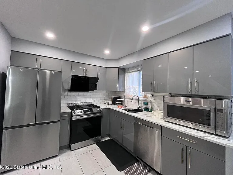 17 Courtney Loop — Photo 1