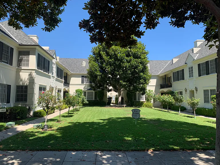 220 Oakland Ave — Photo 7