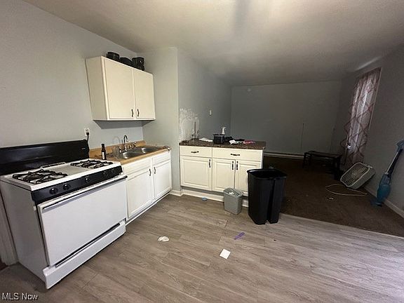 3rd image of 1600 West Ave