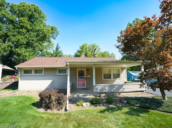 2368 Ridgewood Rd, Youngstown, OH 44502