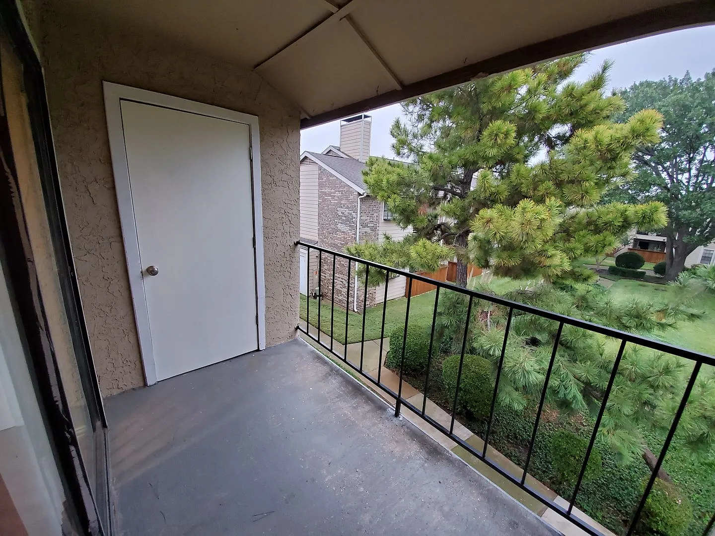 Gated Community — Photo 3