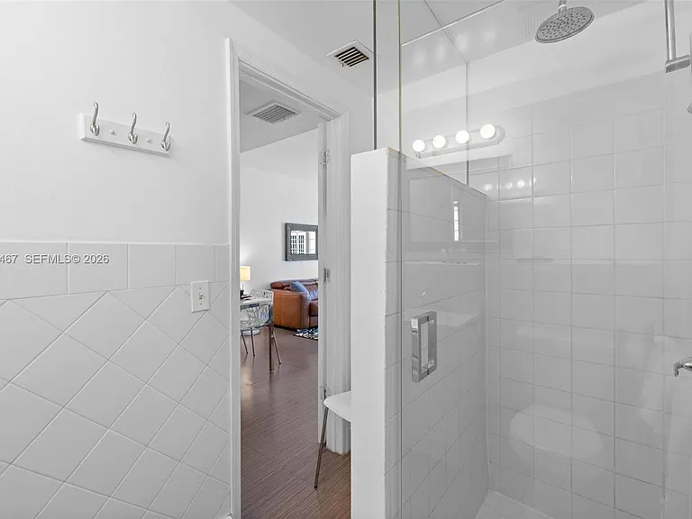 530 Ocean Dr #108 — Photo 26