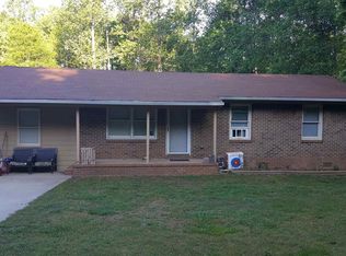 937 Sam Craven Rd, Cleveland, GA 30528