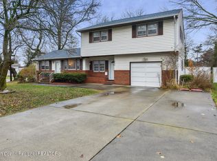 524 Lloyd Rd, Matawan, NJ 07747