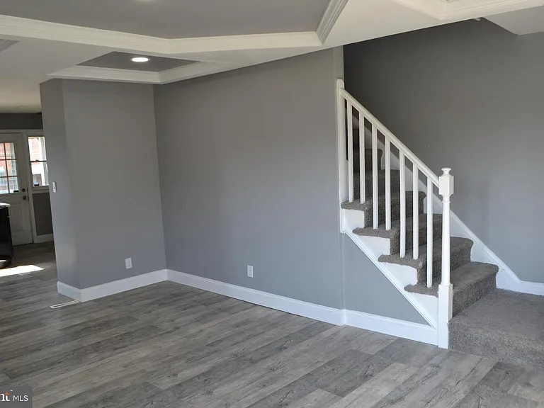 7448 Durwood Rd — Photo 5