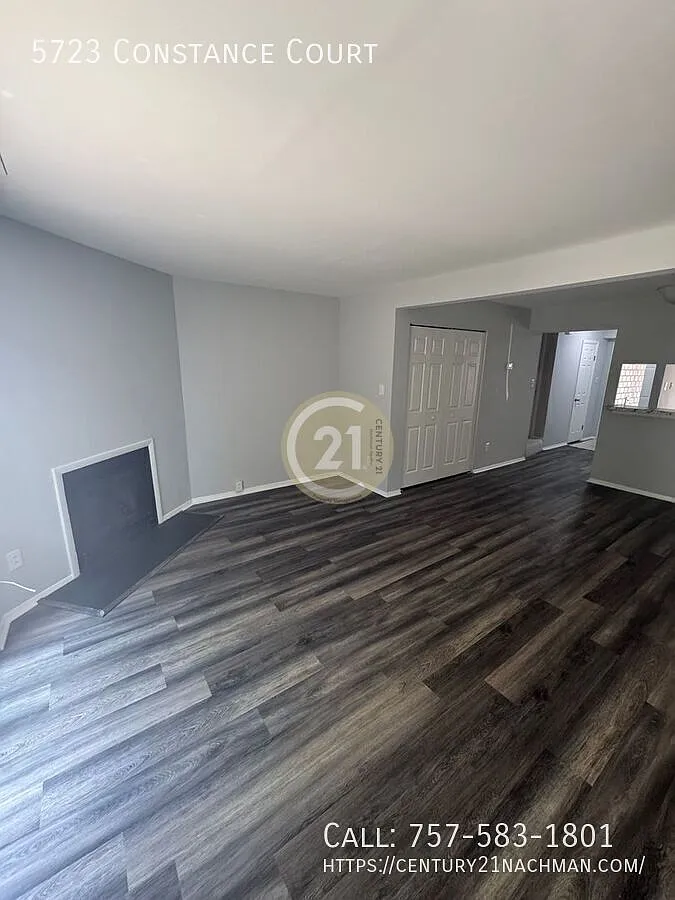 Charming 2 Bedroom 2 and 1 Half Bathroom Home in Virginia Beach — Photo 3