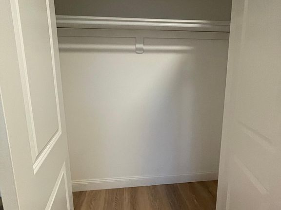 3rd image of 52 Oxford Pl #1