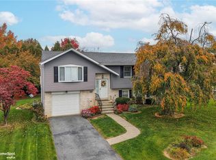 1720 Elmhurst Dr, Whitehall, PA 18052