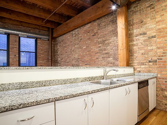 5th image of 420 W Grand Ave APT 4C