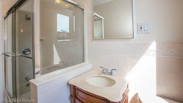 Rented by Garfield Realty  | media 31