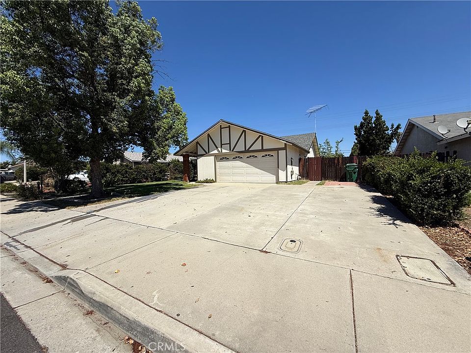 1st image of 25860 Thundercloud Ct