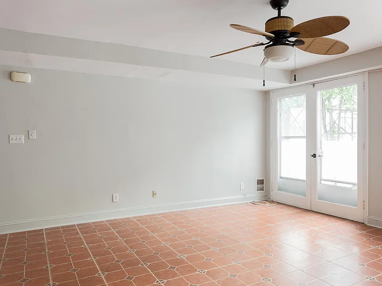 57 G St SW #B — Photo 6