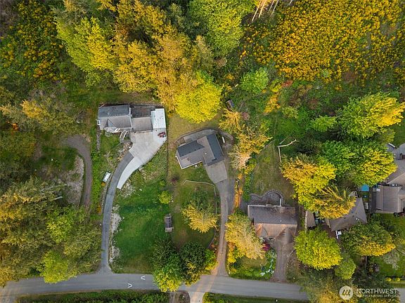 3rd image of 34410 Bridge View Drive NE
