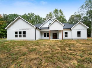 555 Bailey Rd SE, Silver Creek, GA 30173