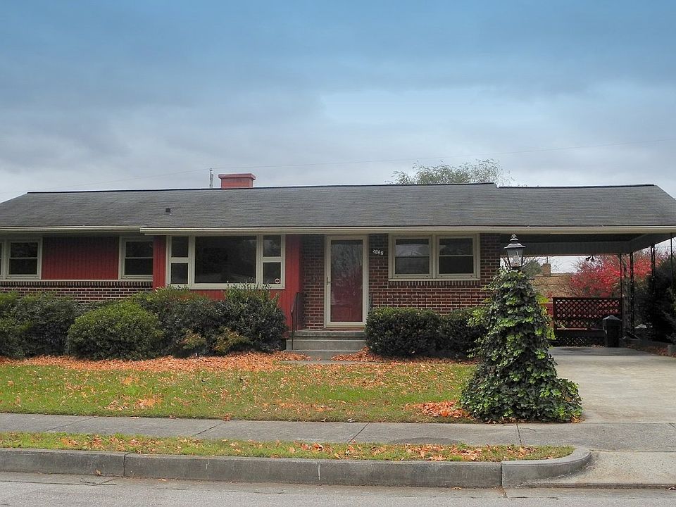 For Sale: 5132 Hazelridge Rd NW, Roanoke, Virginia 24012