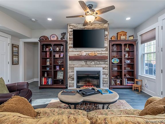 4th image of 11460 Doronhurst Dr