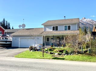 9882 Lone Wolf Dr, Juneau, AK 99801