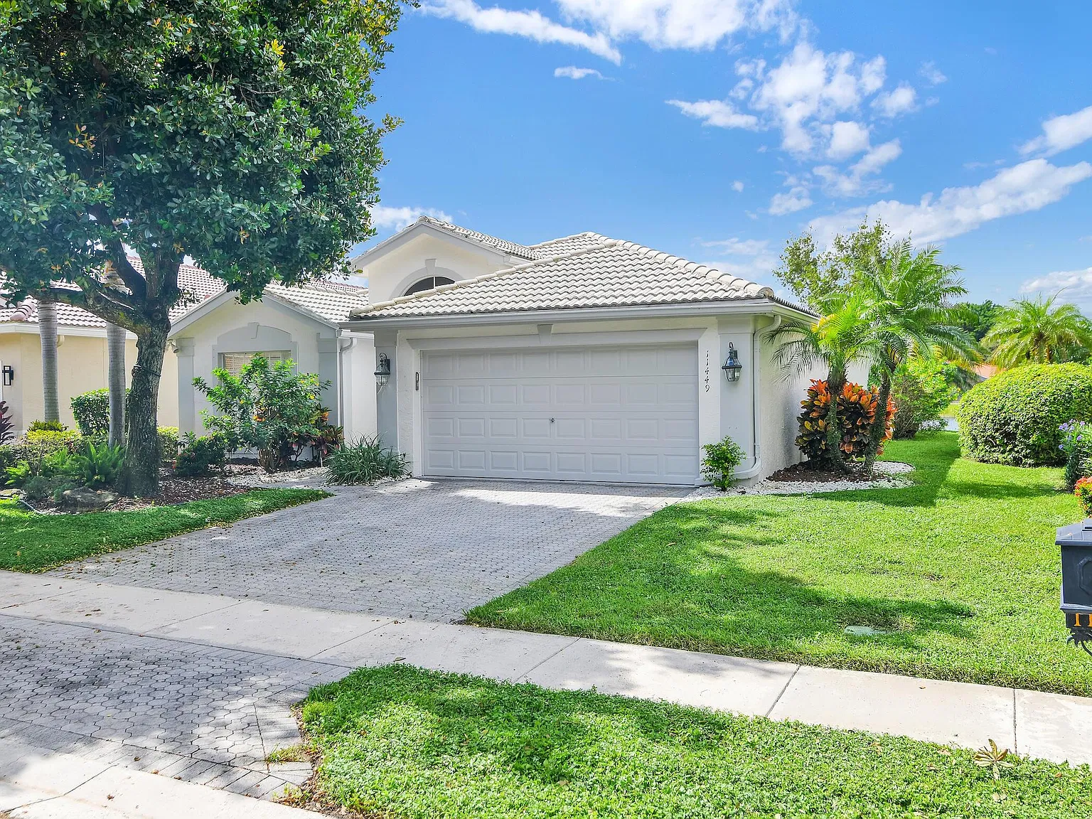 3 bed, 2.0 bath, 1779 sqft, $4,200 — Photo 3